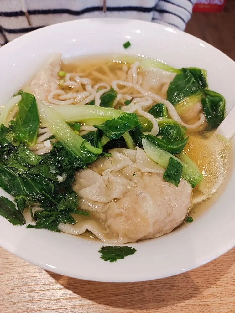 Soupe de Nouille Au Raviolis Crevette